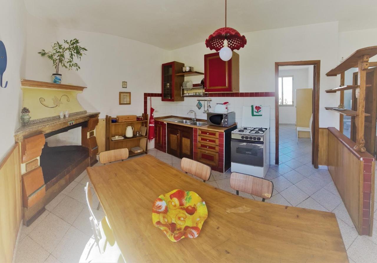 Cosy Home With Private Parking By The Sea Siniscola Buitenkant foto